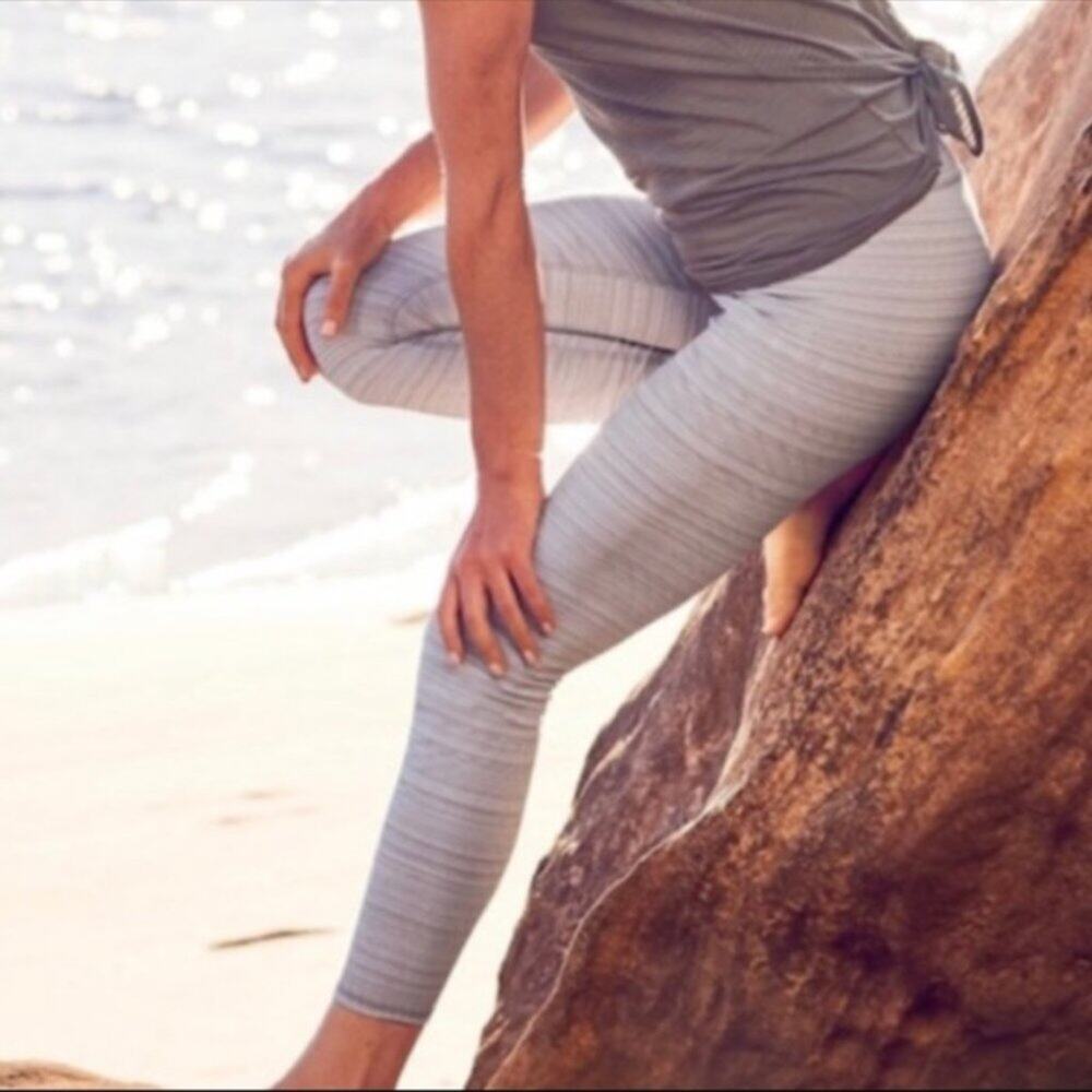 Athleta Jacquard High Rise Chaturanga Light Grey Ankle Leggings XXS - Picture 13 of 13